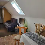 Kleiner Leuchtturm Kuehlungsborn, Mit Balkon, Parkplatz & Wlan, 300m Vom Entfernt
