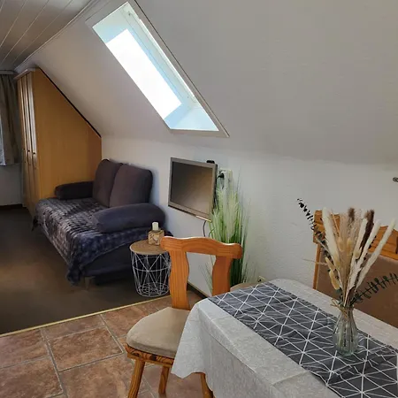 Kleiner Leuchtturm Kuehlungsborn, Mit Balkon, Parkplatz & Wlan, 300m Vom Entfernt